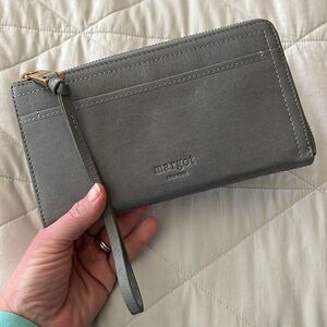 Margot New York🗽 "Gabby" Zip Around Wallet